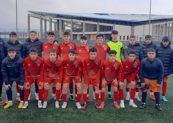 Sincan Belediyespor U-15 takımı profesyonel grupta şampiyon oldu