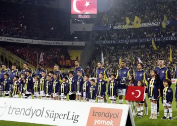 Fenerbahçe’de hedef çifte kupa