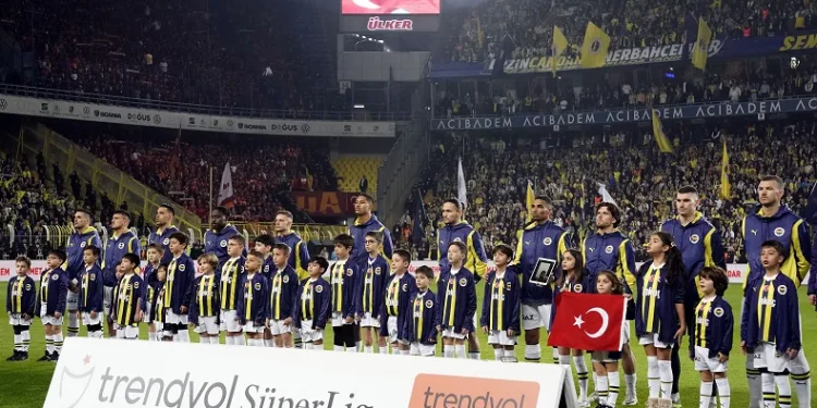 Fenerbahçe’de hedef çifte kupa