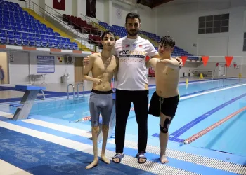 Milli takım kampına davet edilen paralimpik sporcular, şampiyonluk için kulaç atıyor