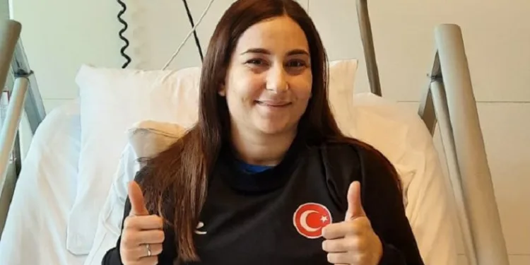 Milli hentbolcu Beyza Karaçam, ön çapraz bağ ameliyatı oldu