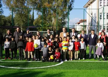 Ortaca’da halı sahalar açılıyor