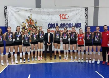 Gençler, A takımda yer almak için yarı final mücadelesi verdi