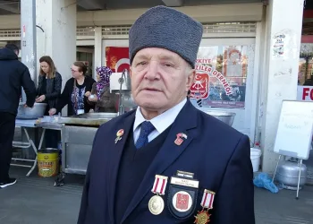 Burdur’da şehitler için Gaziler Derneği’nde lokma dağıtıldı