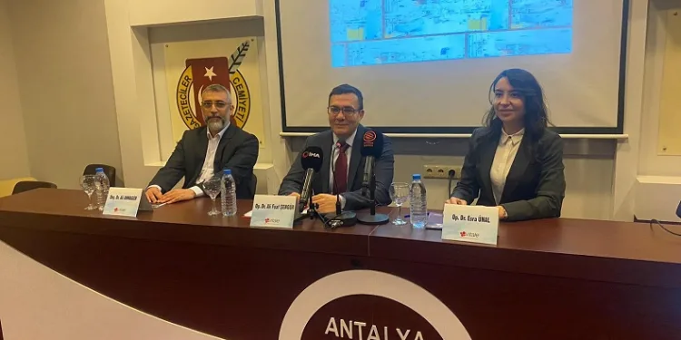 Kadın Doğum Uzmanı Ali Fuat Şengör’den normal doğum çağrısı