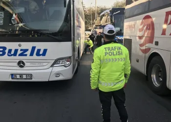 15 Temmuz Demokrasi Otogarı’nda kış lastiği ve emniyet kemeri denetimi