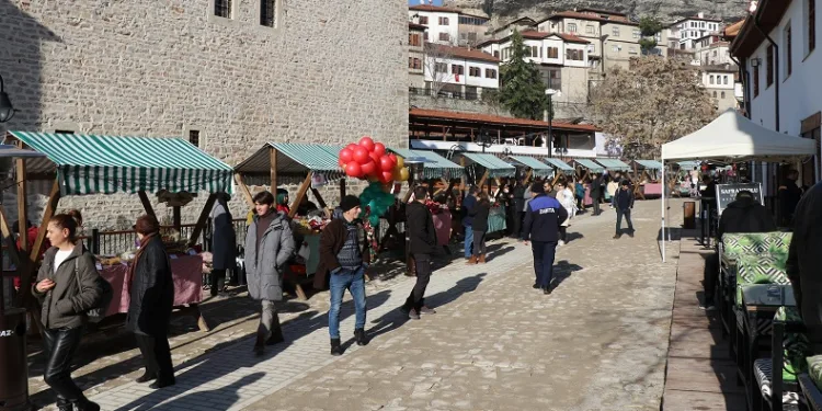 Esnafa nefes aldıracak yılbaşı panayırı kuruldu