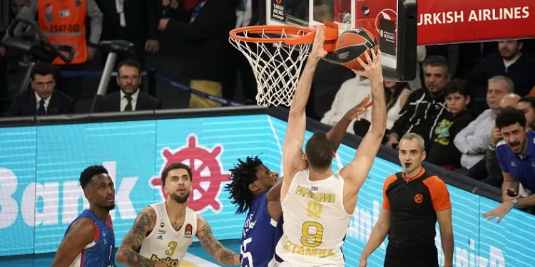 THY Euroleague: Anadolu Efes: 84 – Fenerbahçe: 89
