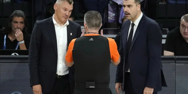 Anadolu Efes Başantrenörü Erdem Can: “Küçük detaylar maçın soncunu belirledi”