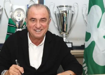 Fatih Terim, Panathinaikos’a resmi imzayı attı