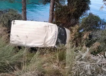 Minibüs şarampole yuvarlandı; 7 yaralı