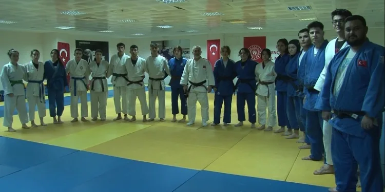 Kütahyalı işitme engelli sporcu milli takım kampına davet edildi