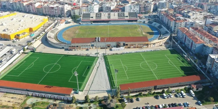 Aydın’da 73 yıllık stadın yıkım süreci başladı