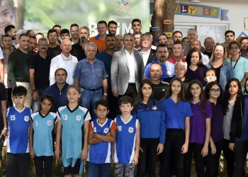 Muratpaşa’dan 94 kulübe 7’şer bin lira destek