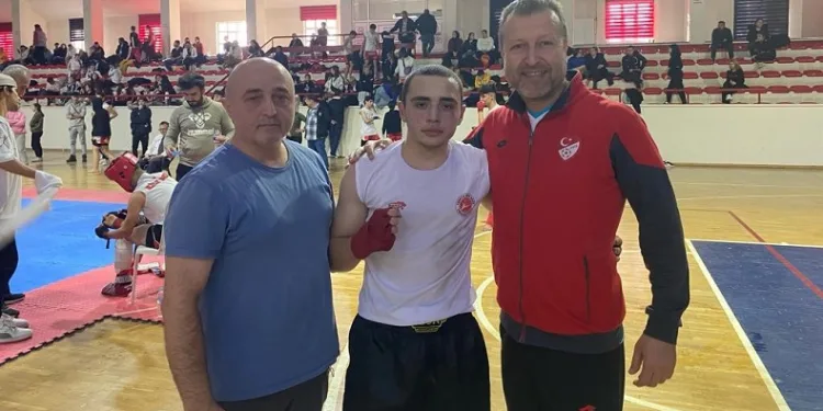 Eskişehirli kick boksçunun hedefi Türkiye Şampiyonluğu