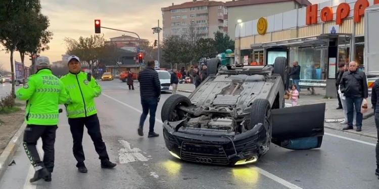 Polisten kaçan araç takla attı