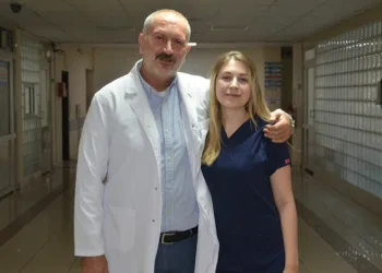 Anne babası gibi doktor oldu