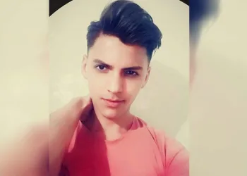 Eşyalarını kullandığı gerekçesiyle kardeşini bıçakladı