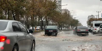 Kahramanmaraş’ta şiddetli yağış su taşkınlarına neden oldu
