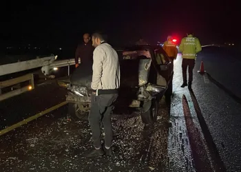 Otomobil ile tır çarpıştı: 4’ü çocuk 9 yaralı