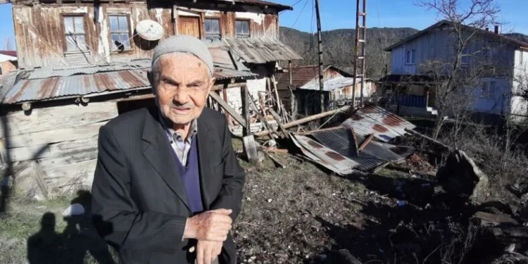 Yaşlı adamın yürek yakan dramı