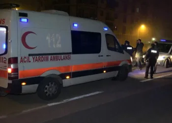 Eşinden korkan kadın camdan atladı