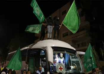 Hamas 8 esiri, İsrail 30 Filistinli tutukluyu serbest bıraktı