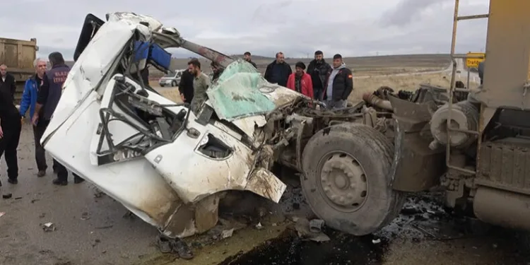 Elazığ’da feci kaza: 2 ağır yaralı