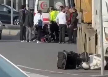 Hafriyat kamyonu dehşeti: Motosikletli atlayarak kurtuldu