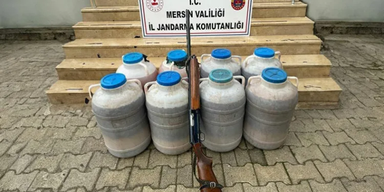 Mersin’de bir evde 550 litre sahte içki ele geçirildi