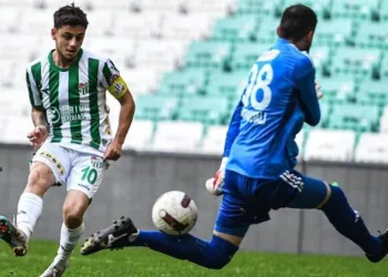 Bursaspor: 1 Esenler Erokspor:1