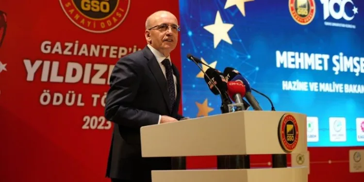 Bakan Şimşek’ten ekonomi yönetimi sunumu