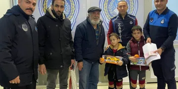 Yolda 26 bin lira bulan çocuklardan örnek davranış