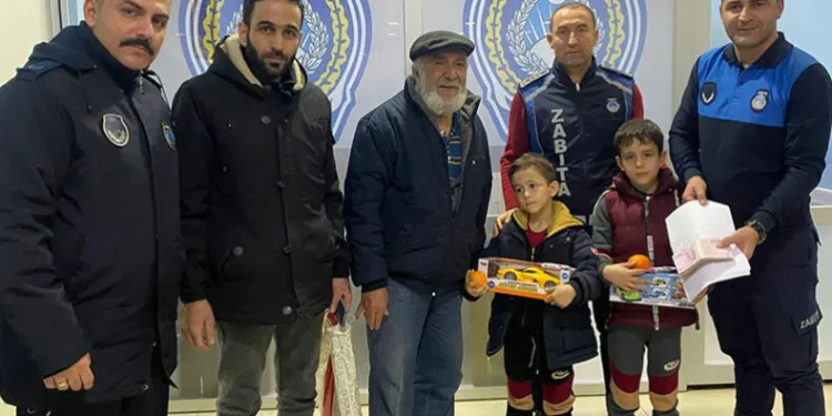 Yolda 26 bin lira bulan çocuklardan örnek davranış