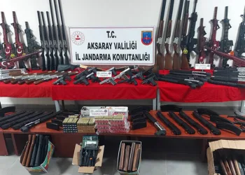 Evin banyosundan cephanelik çıktı