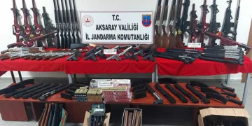 Evin banyosundan cephanelik çıktı