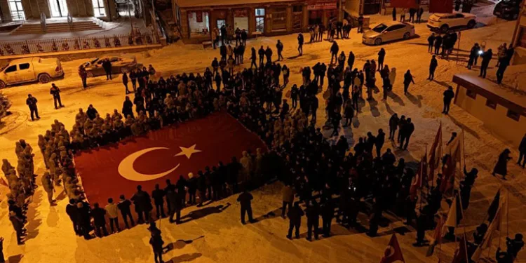 Sarıkamış Şehitleri için fener alayı düzenlendi