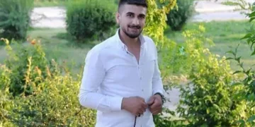 Çapraz ateşe tutulan genç hayatını kaybetti