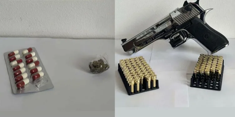 Yol kontrol uygulamalarında silah ve uyuşturucu ele geçirildi