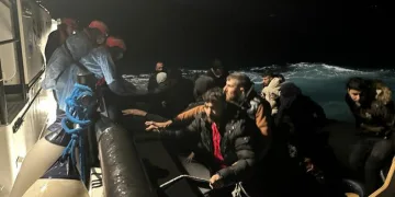 324 göçmen karaya çıkartıldı