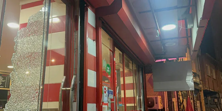 İki otomobil kafa kafaya çarpıştı: 7 yaralı