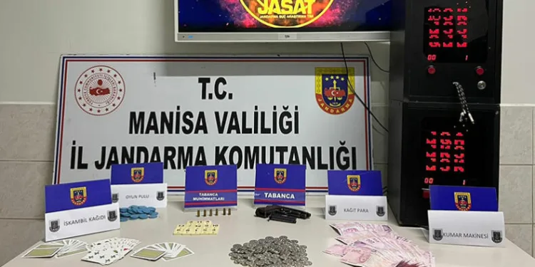 Manisa’da jandarmadan kumarcılara baskın