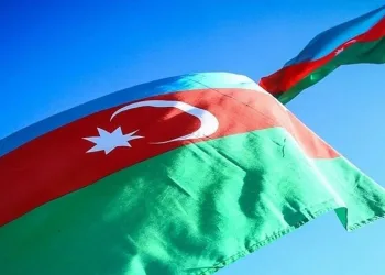 Azerbaycan 2 Fransız diplomatı sınır dışı etti