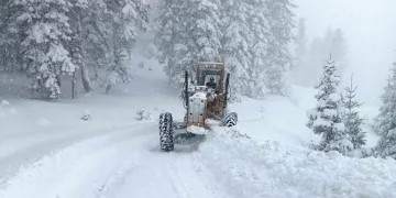 Kastamonu’da 301 köy yolu kapandı