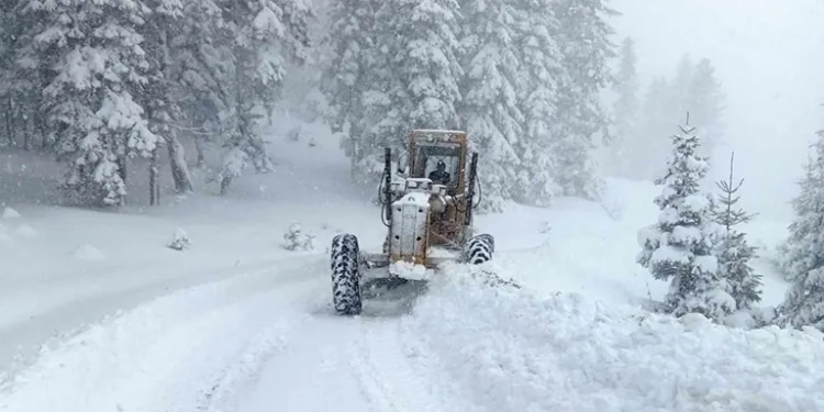 Kastamonu’da 301 köy yolu kapandı