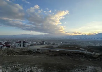 Yüksekova’da yalancı bahar