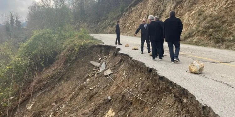 Heyelanın izleri silinecek