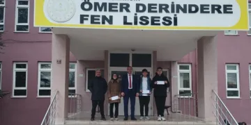 Liseli gençler küfür ve argoya karşı yarıştı