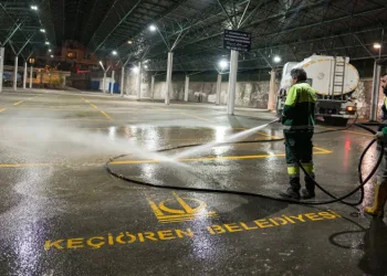 Keçiören Belediyesinden semt pazarlarında temizlik