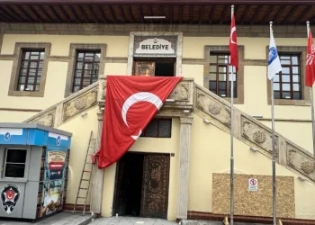 Tarihi taş bina kütüphane oluyor